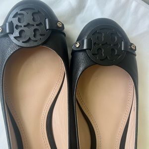 New black Tory Burch ballet flats leather